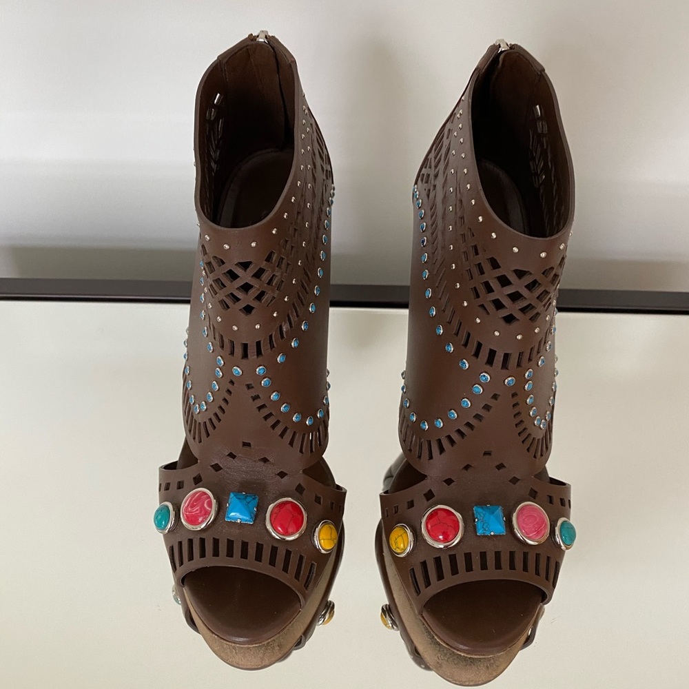 EUC Perforated Nut Brown Gucci Booties sz 39.5 - Picture 4 of 9